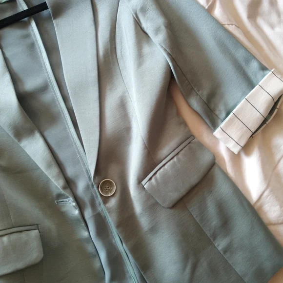 Blazer - Picture 2 of 4